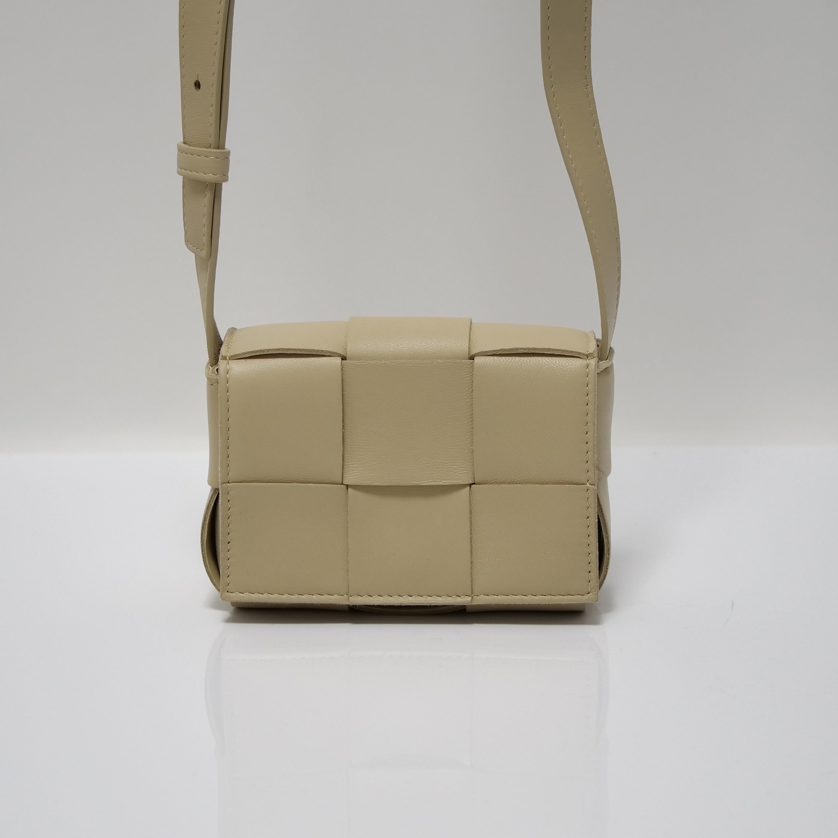 未使用 BOTTEGA VENETA ボッテガヴェネタ カセット キャンディ 666688 ミニショルダーバッグ