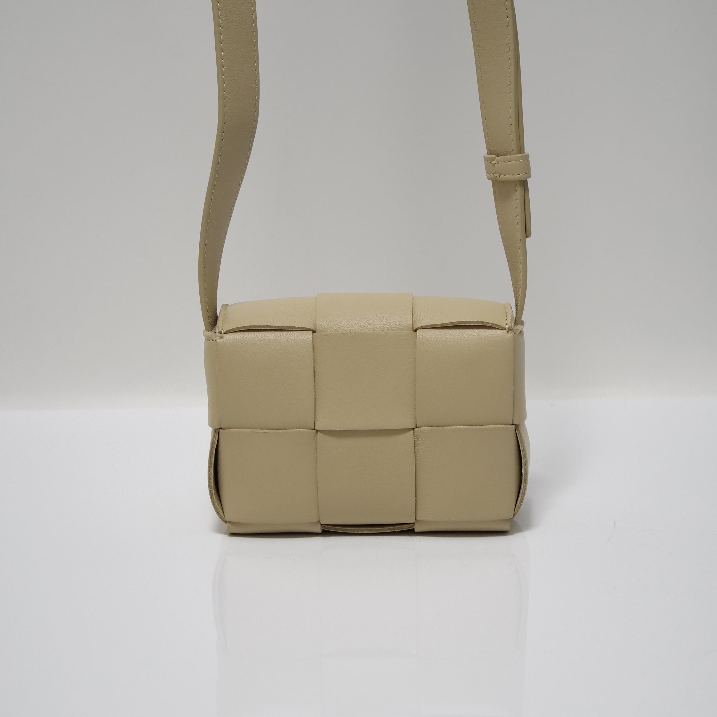 未使用 BOTTEGA VENETA ボッテガヴェネタ カセット キャンディ 666688 ミニショルダーバッグ