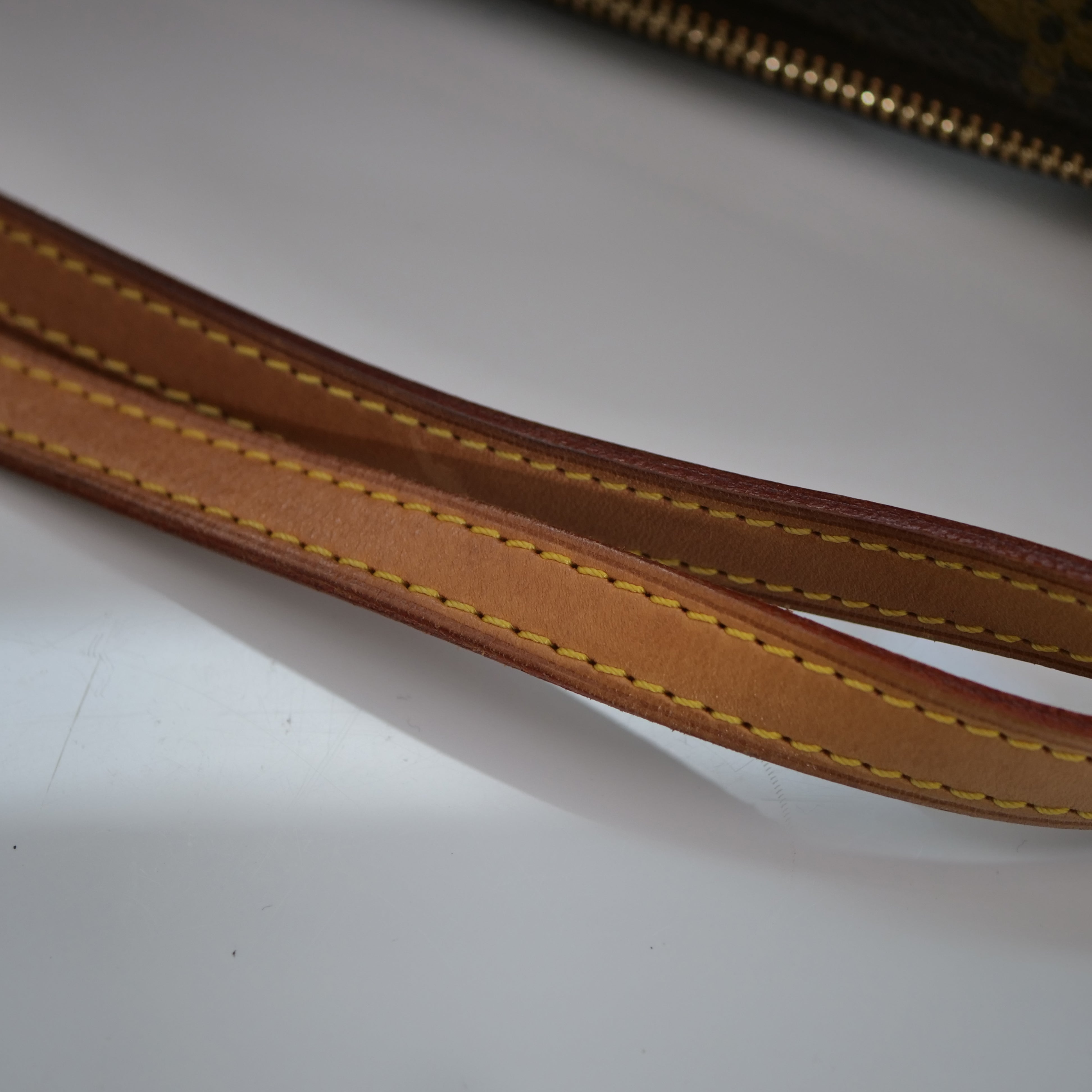 LOUIS VUITTON Papillon 30 Monogram Hand Bag with Pouch M51385
