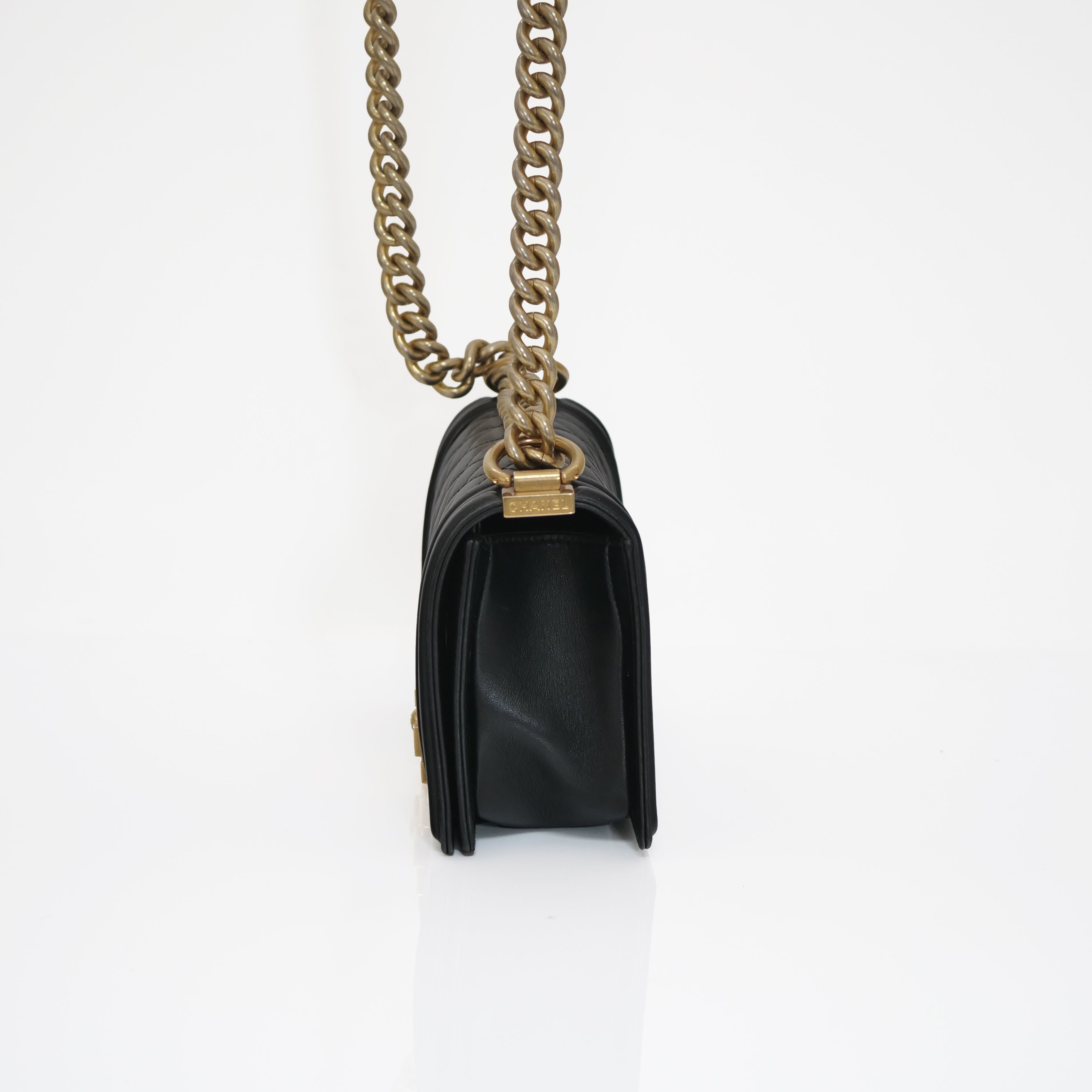 CHANEL シャネル ボーイシャネル スモール ラム チェーンバッグ