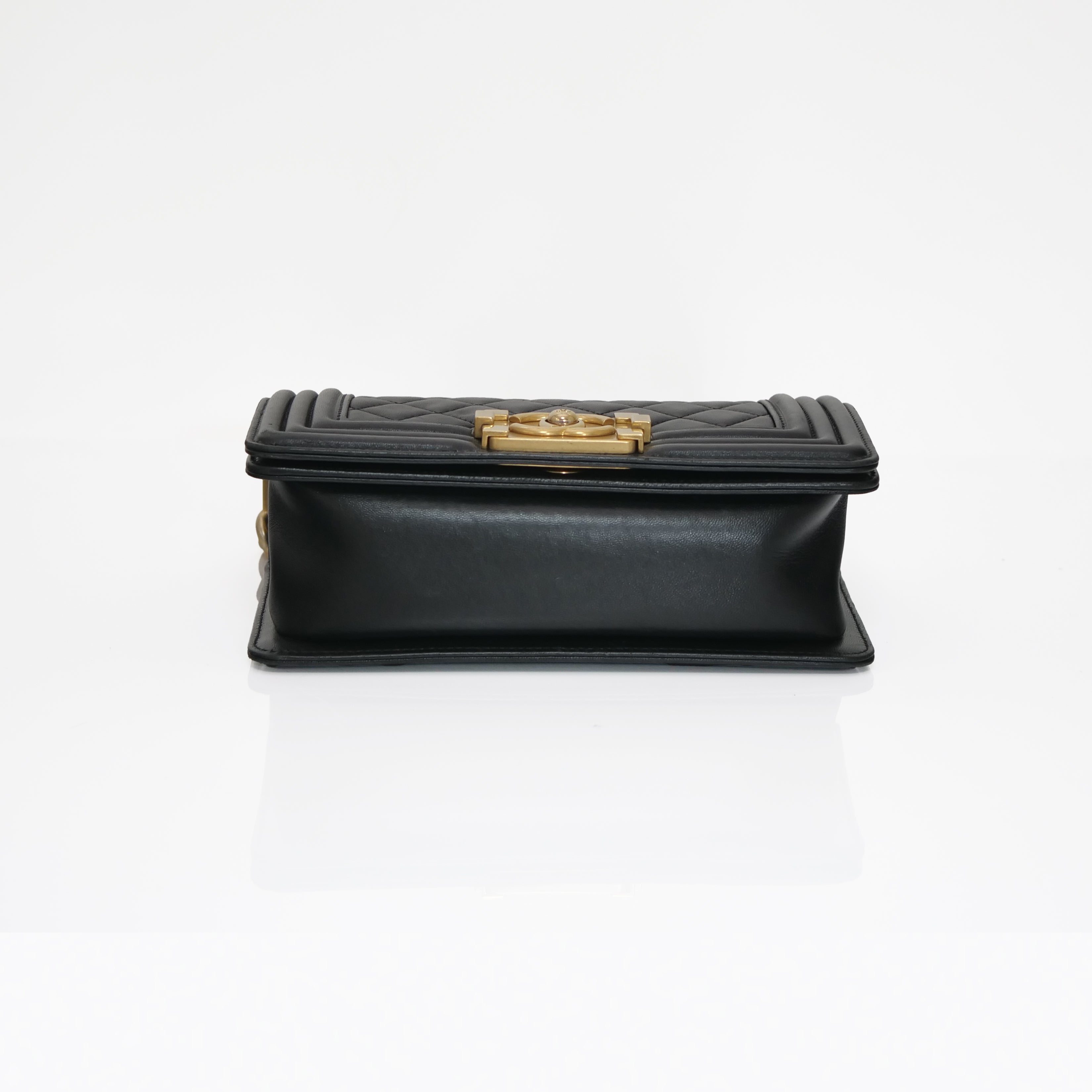 CHANEL シャネル ボーイシャネル スモール ラム チェーンバッグ