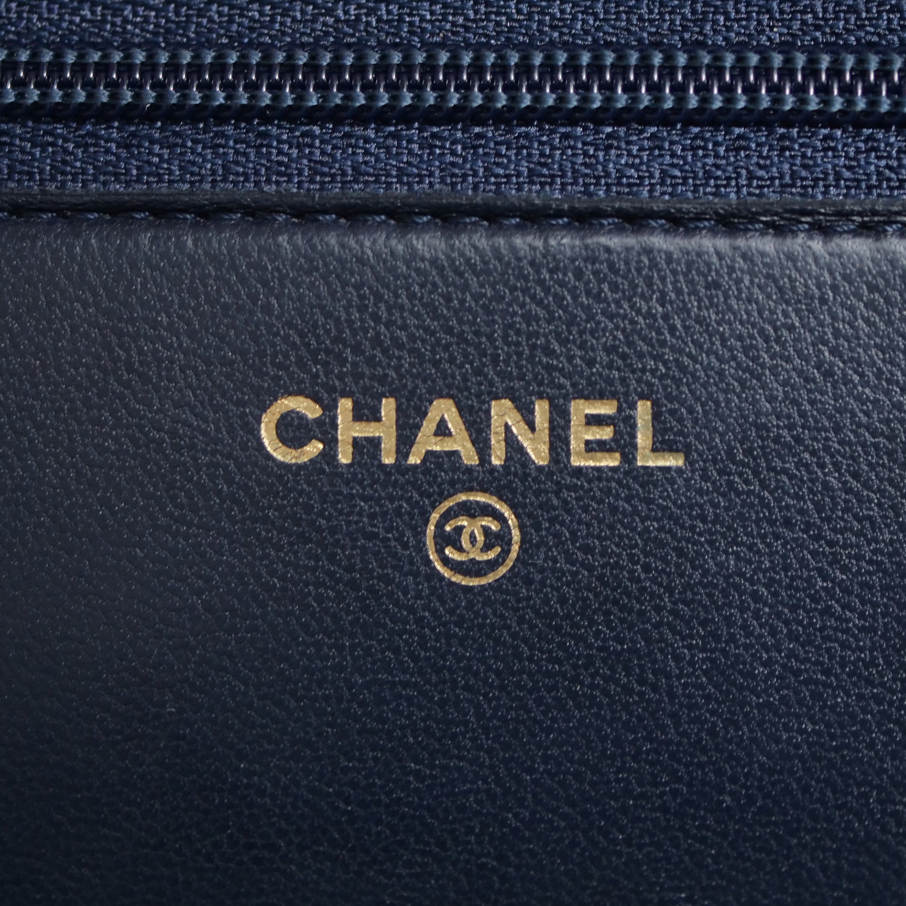CHANEL Boy Chanel V-Stitch Lambskin Chain Wallet Navy