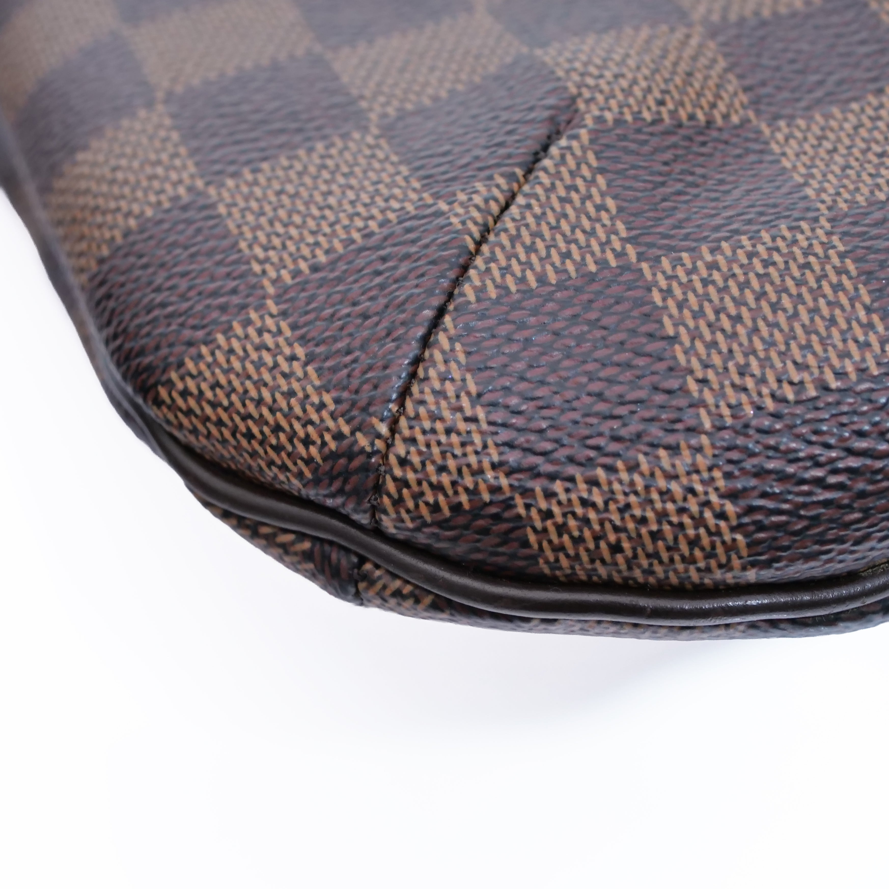 LOUIS VUITTON Damier Bloomsbury PM Shoulder Bag N42251
