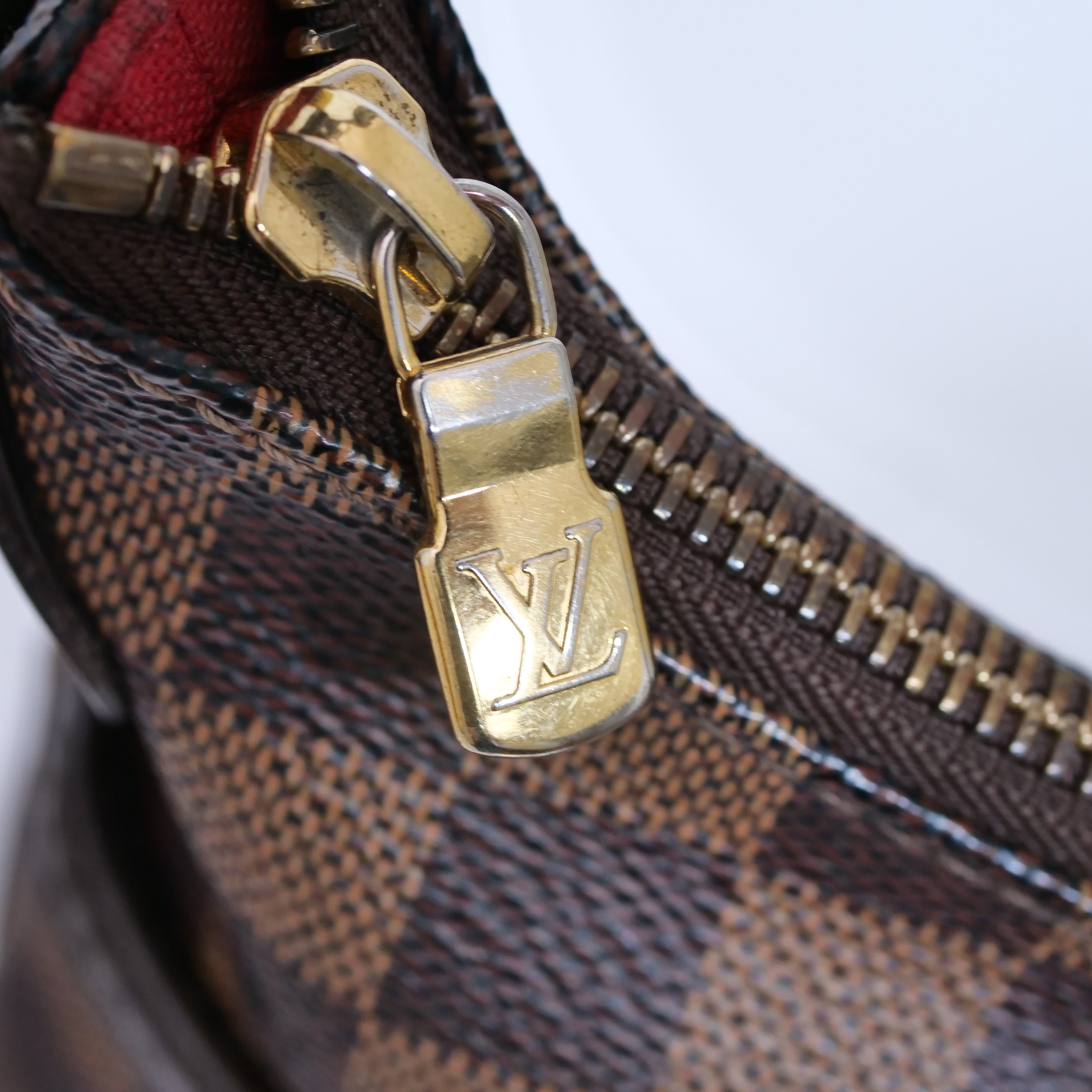 LOUIS VUITTON Damier Bloomsbury PM Shoulder Bag N42251