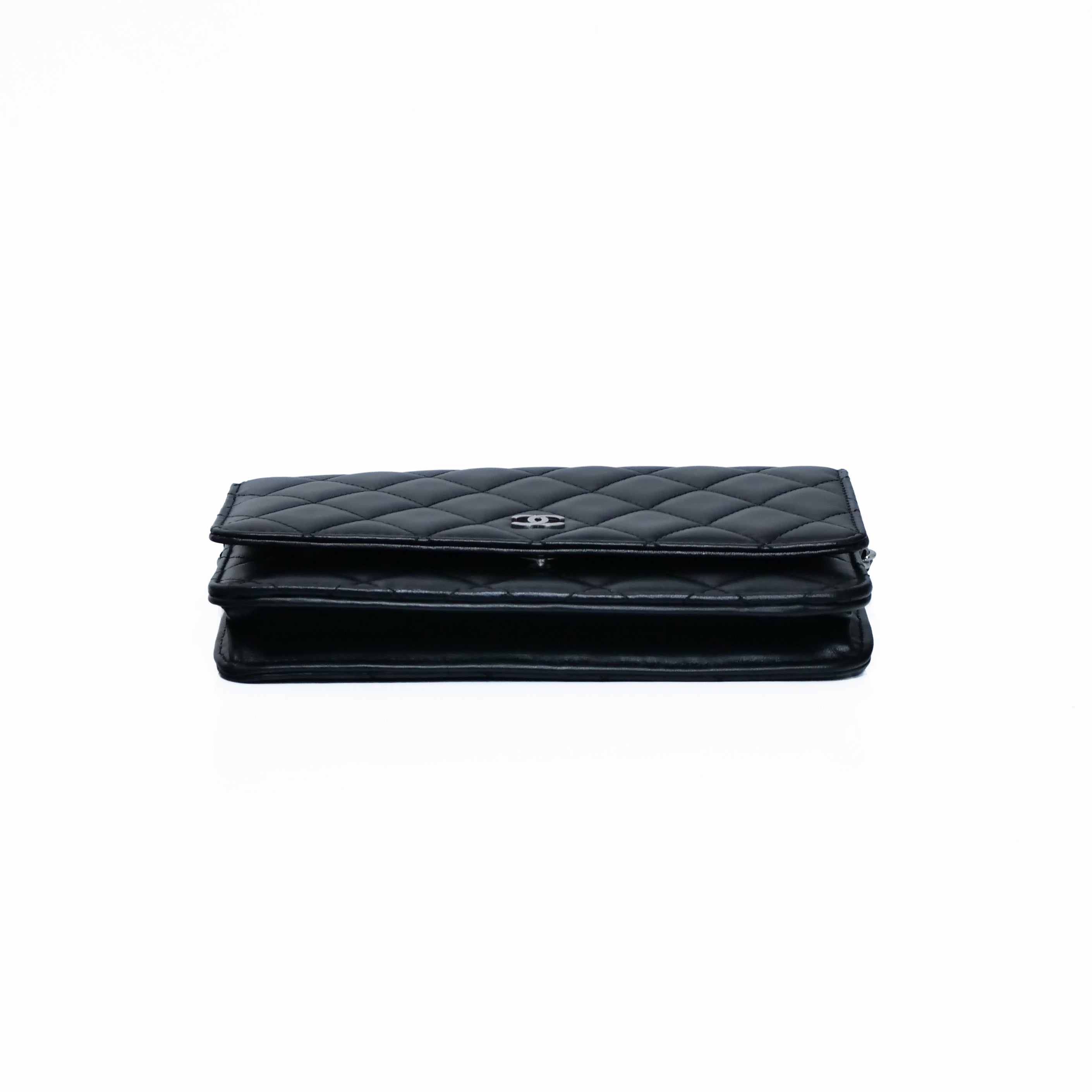 CHANEL Matelassé Chain Wallet Lambskin AP0250