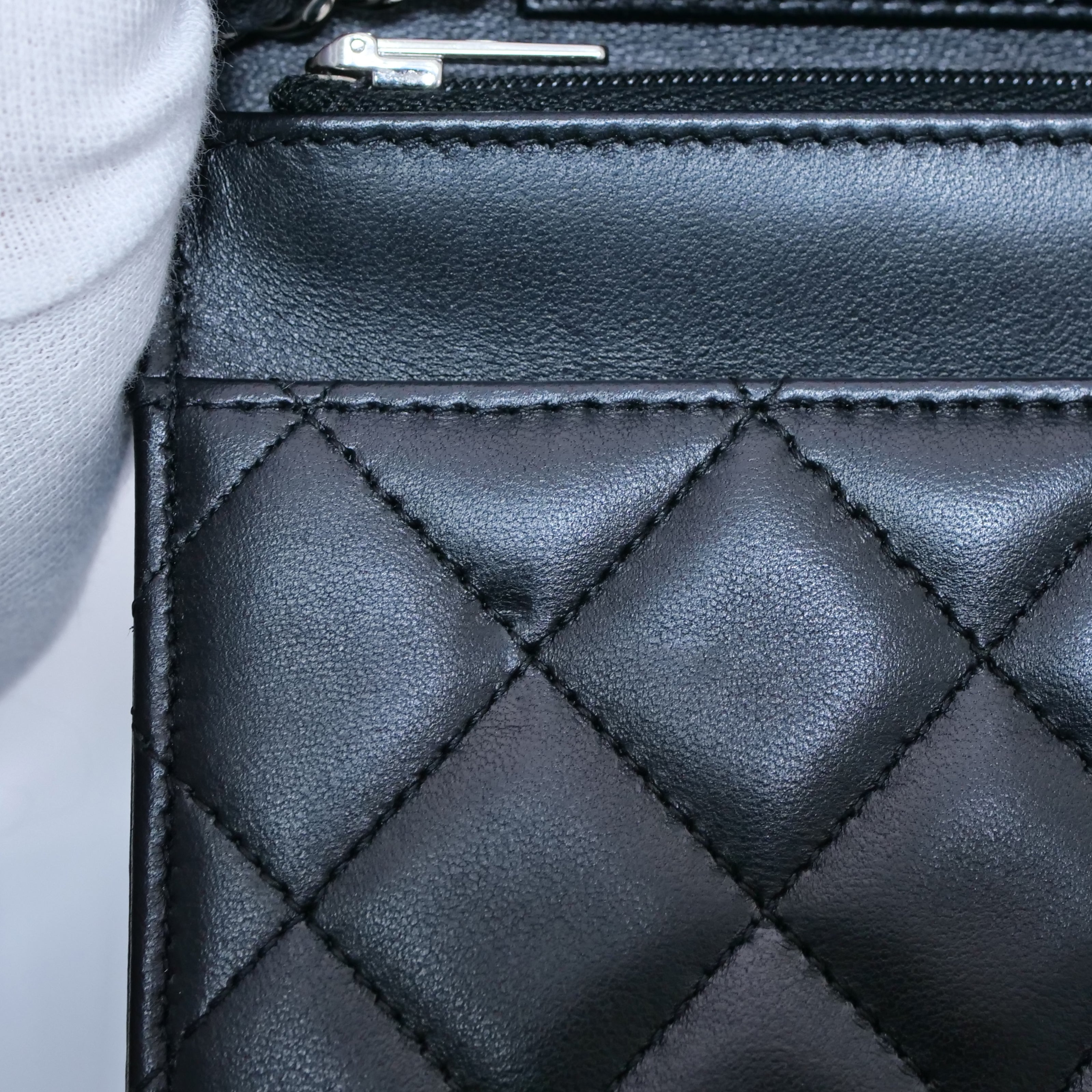 CHANEL Matelassé Chain Wallet Lambskin AP0250