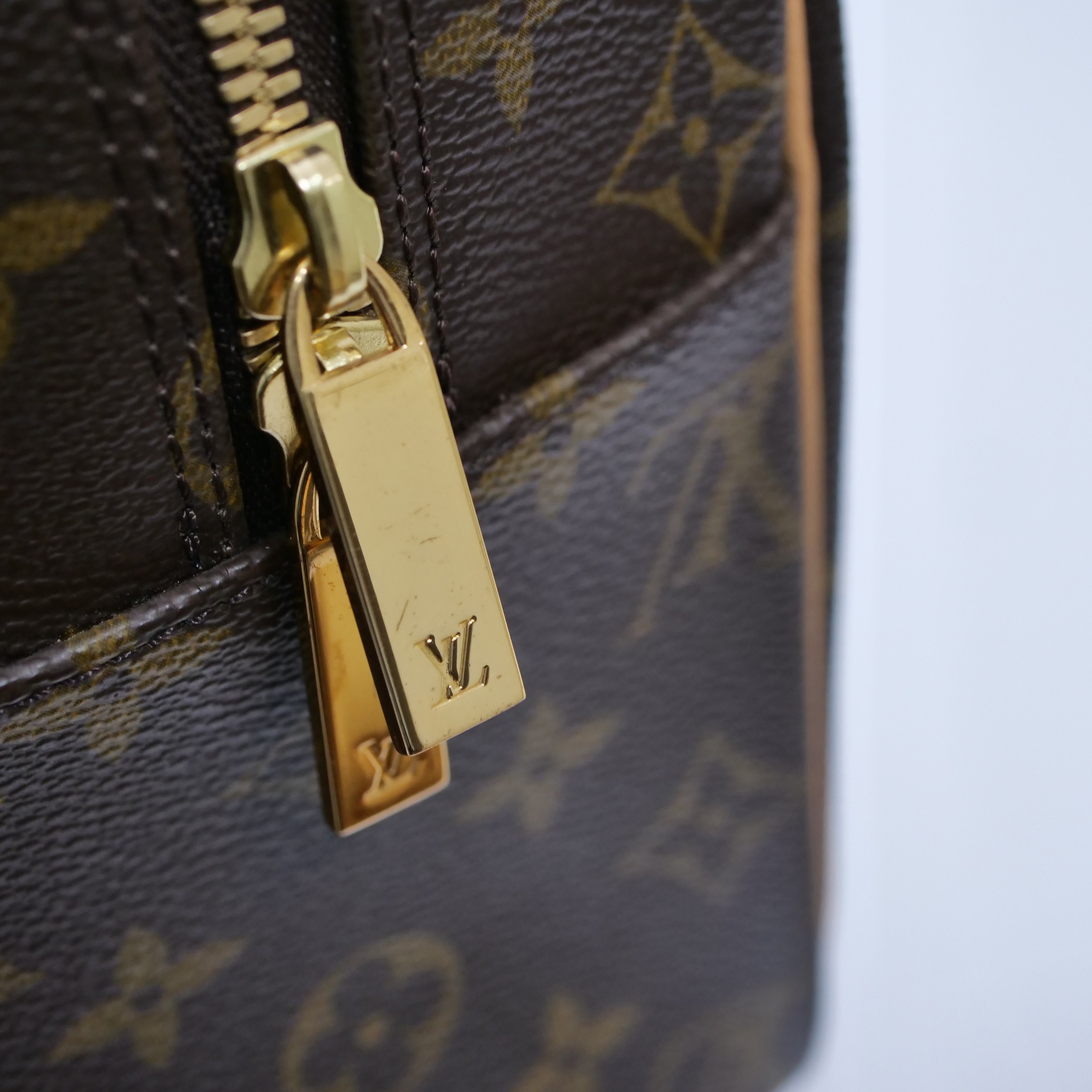 LOUIS VUITTON Cite GM Monogram Shoulder Bag M51181