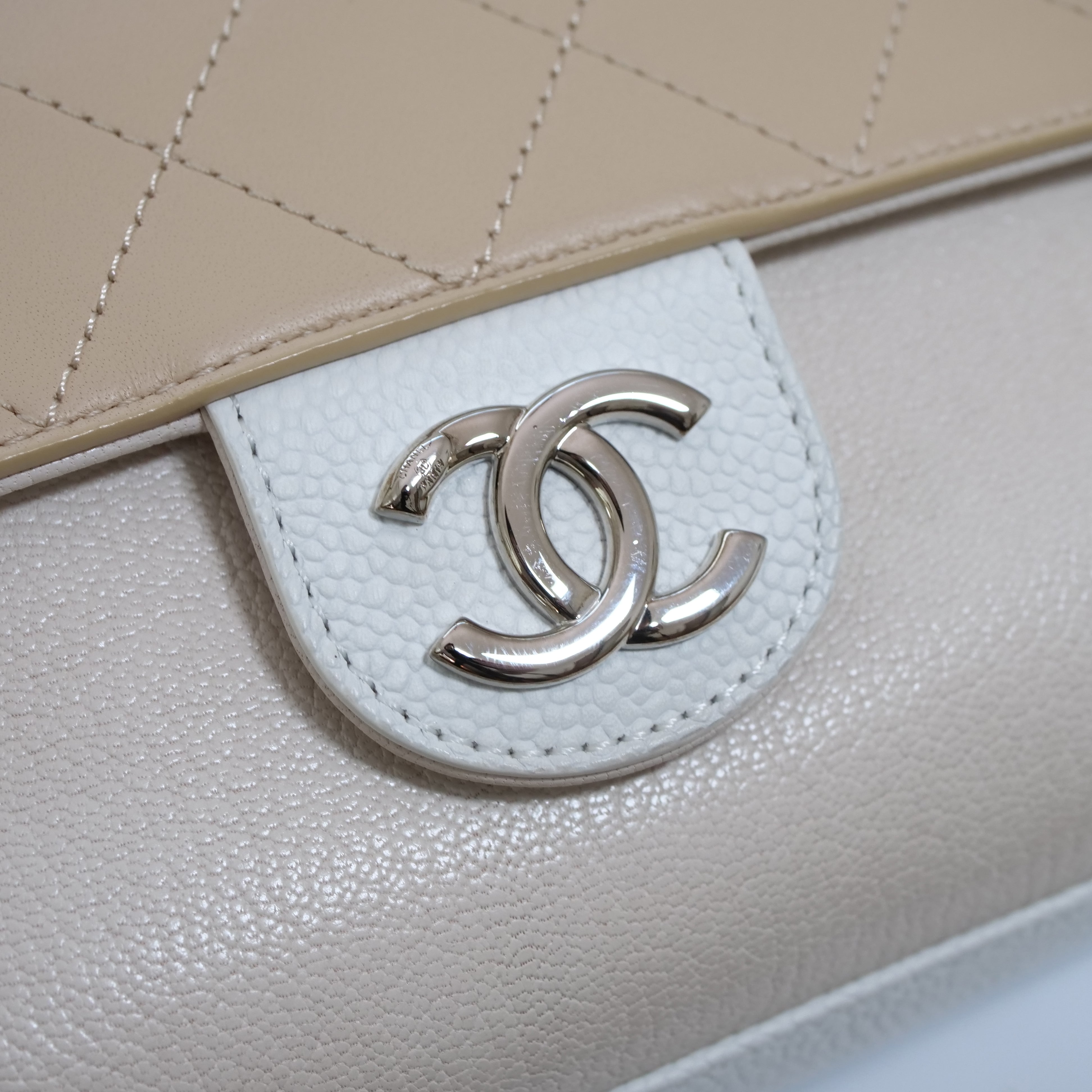 CHANEL Quilted Chain Shoulder Bag Bi-Color