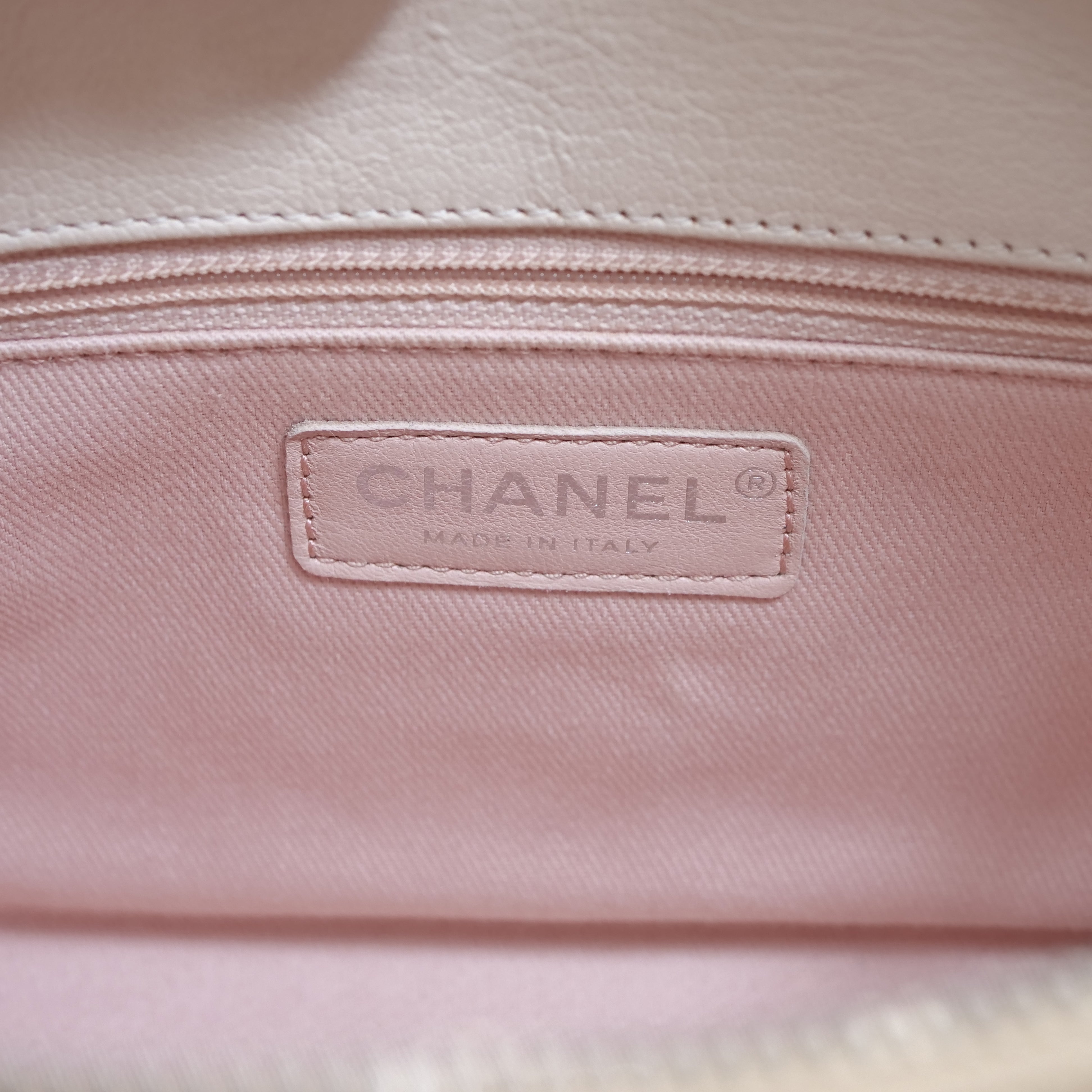 CHANEL Quilted Chain Shoulder Bag Bi-Color