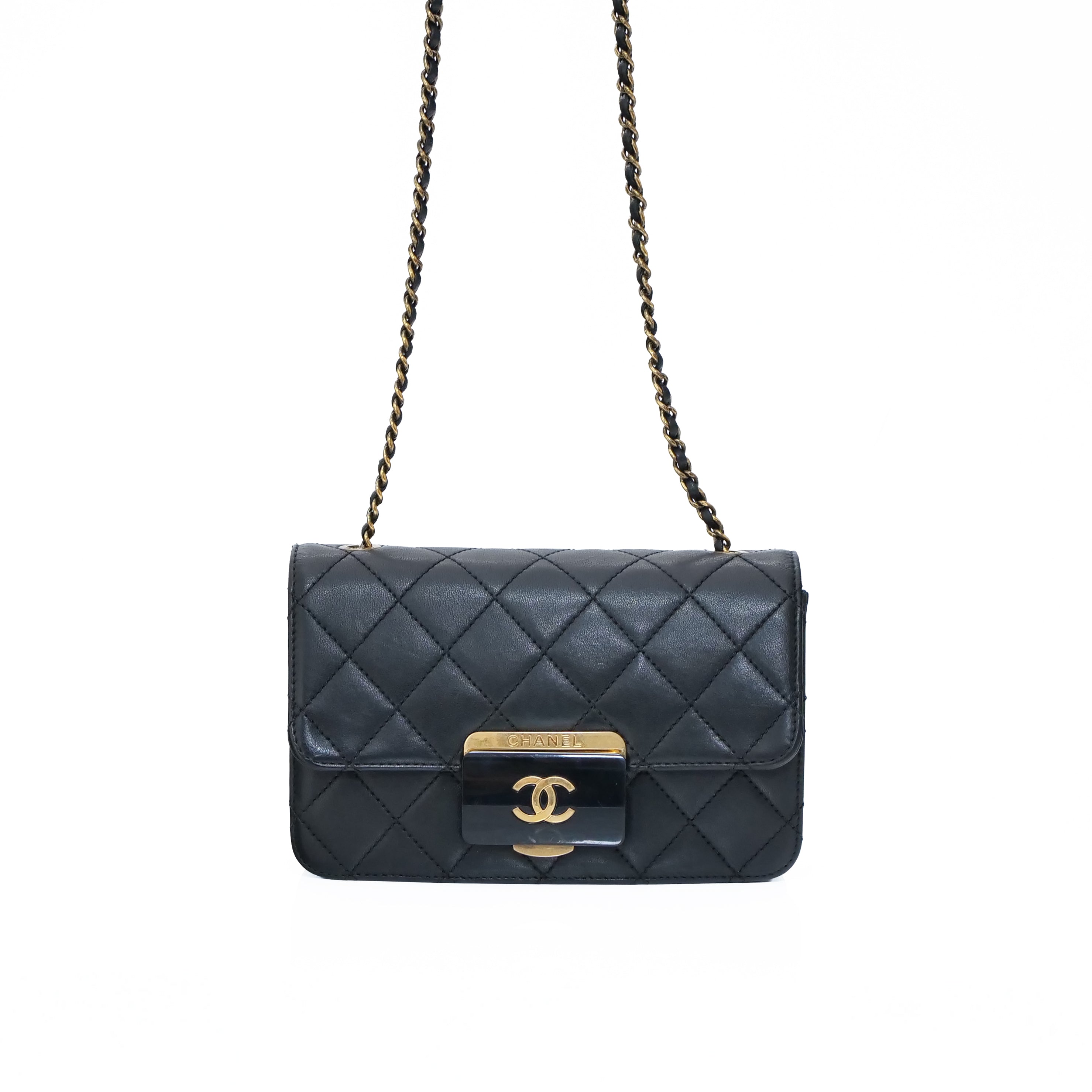 CHANEL Beauty Lock Chain Shoulder Bag