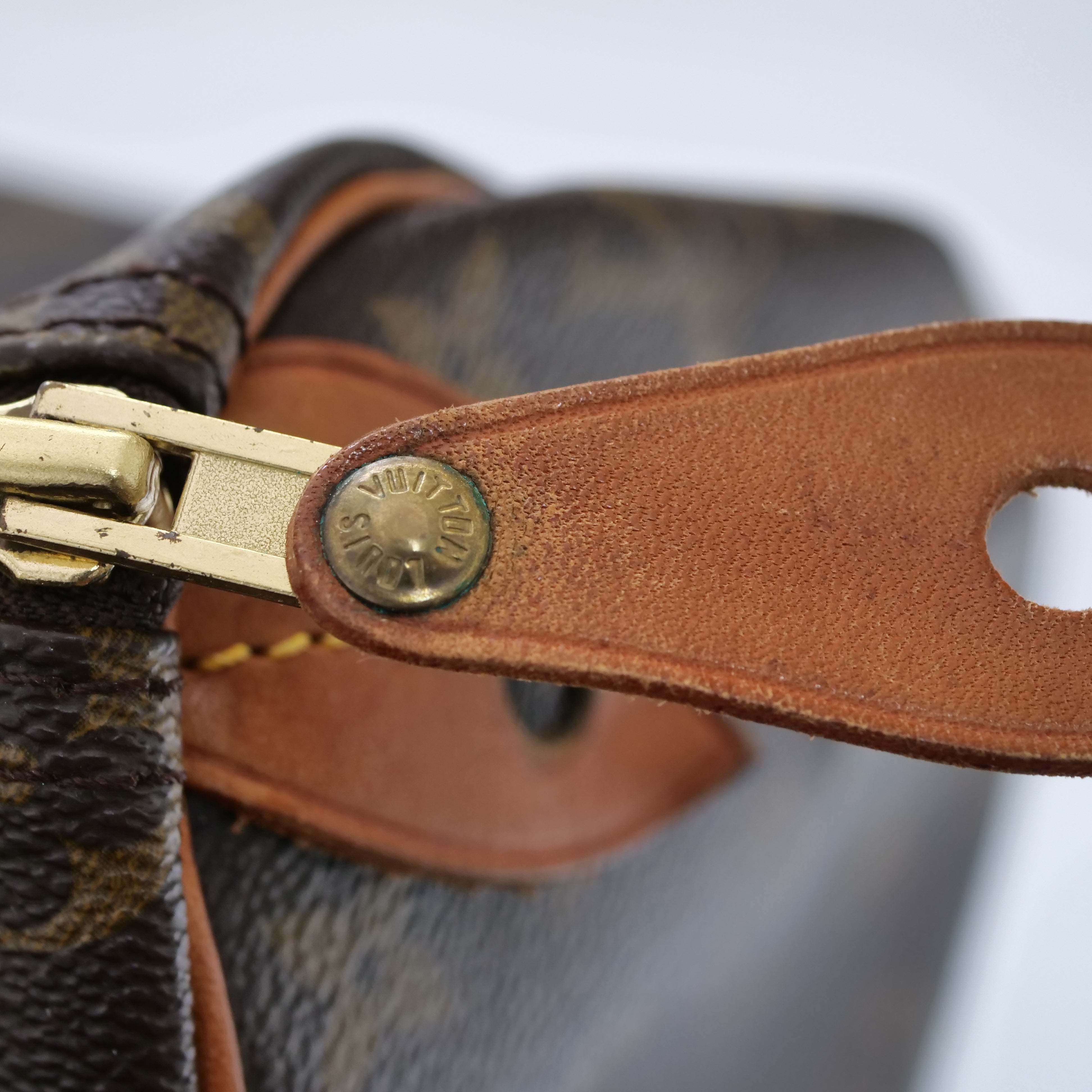 LOUIS VUITTON Monogram Speedy 25 Hand Bag