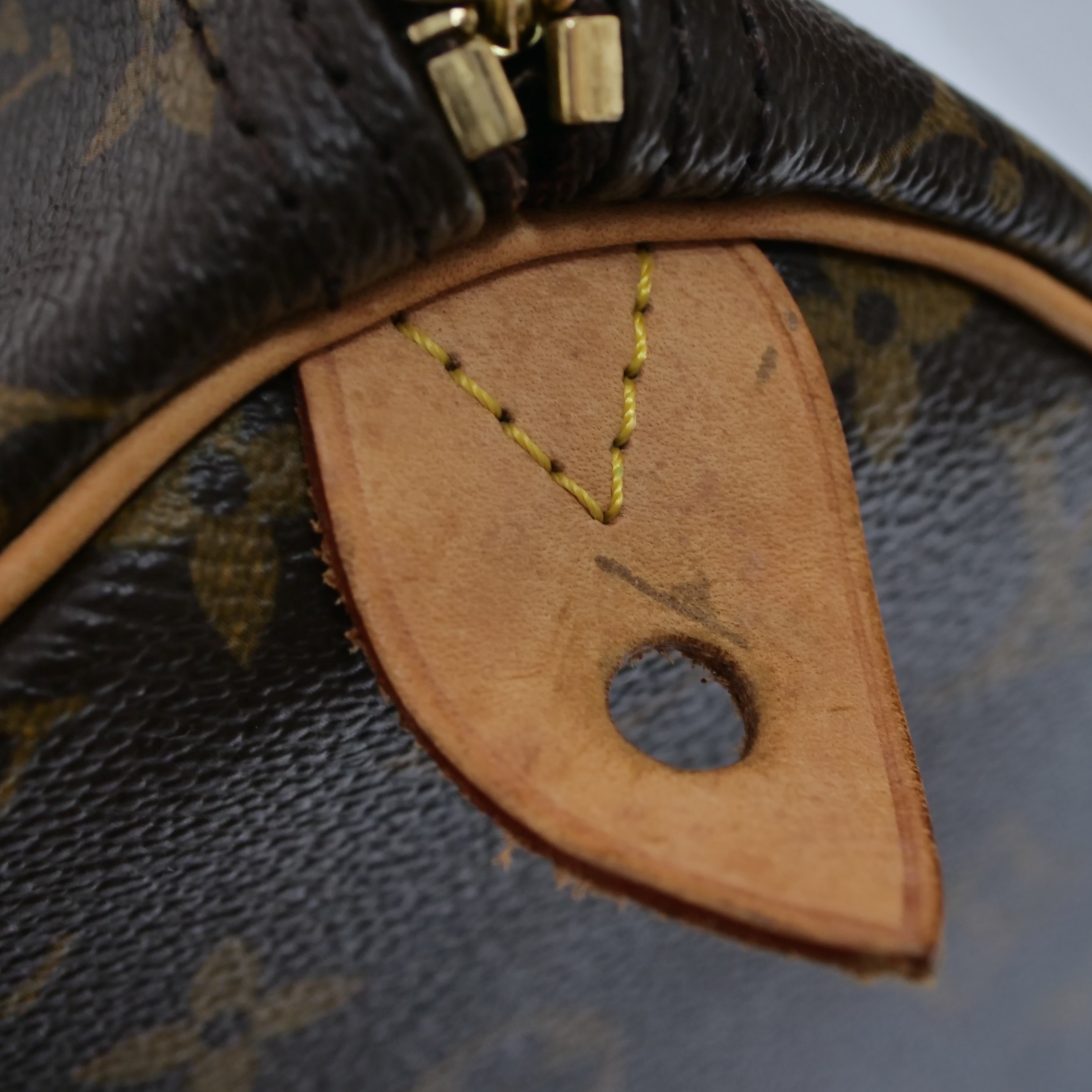 LOUIS VUITTON Monogram Speedy 40 Hand Bag