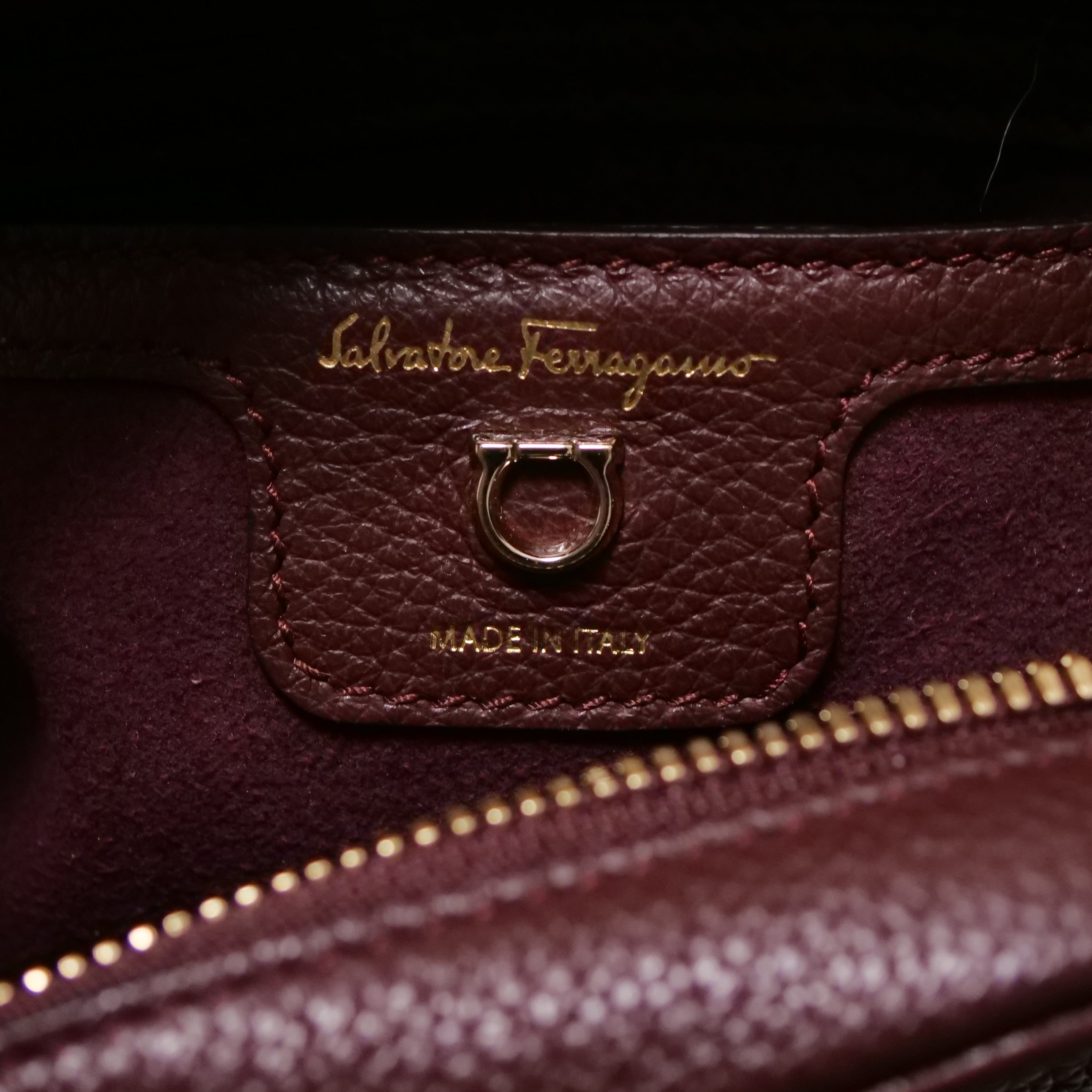 SALVATORE FERRAGAMO Gancini City Shoulder Bag Bordeaux Leather