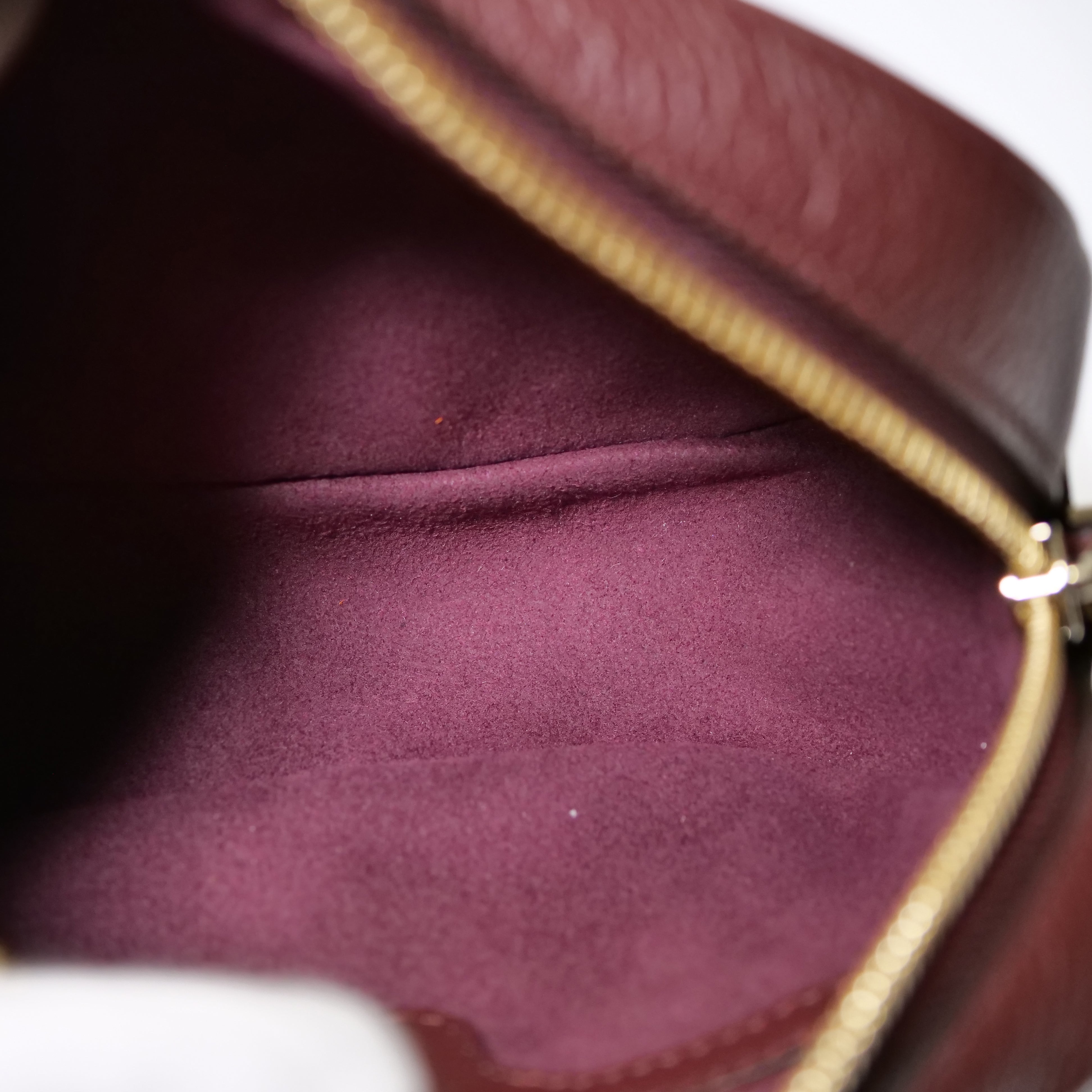 SALVATORE FERRAGAMO Gancini City Shoulder Bag Bordeaux Leather