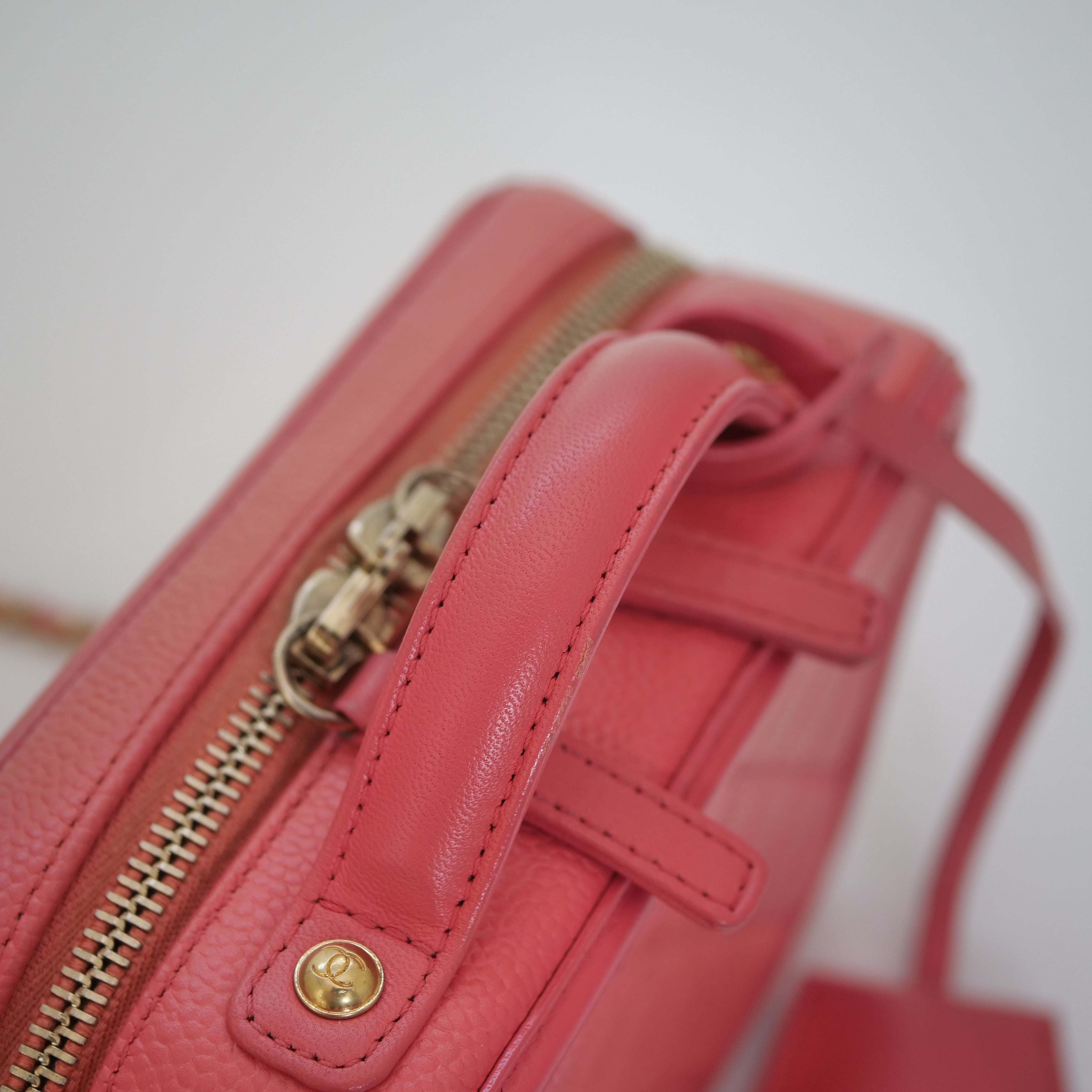 CHANEL CC Filigree Caviar Skin 2Way Bag