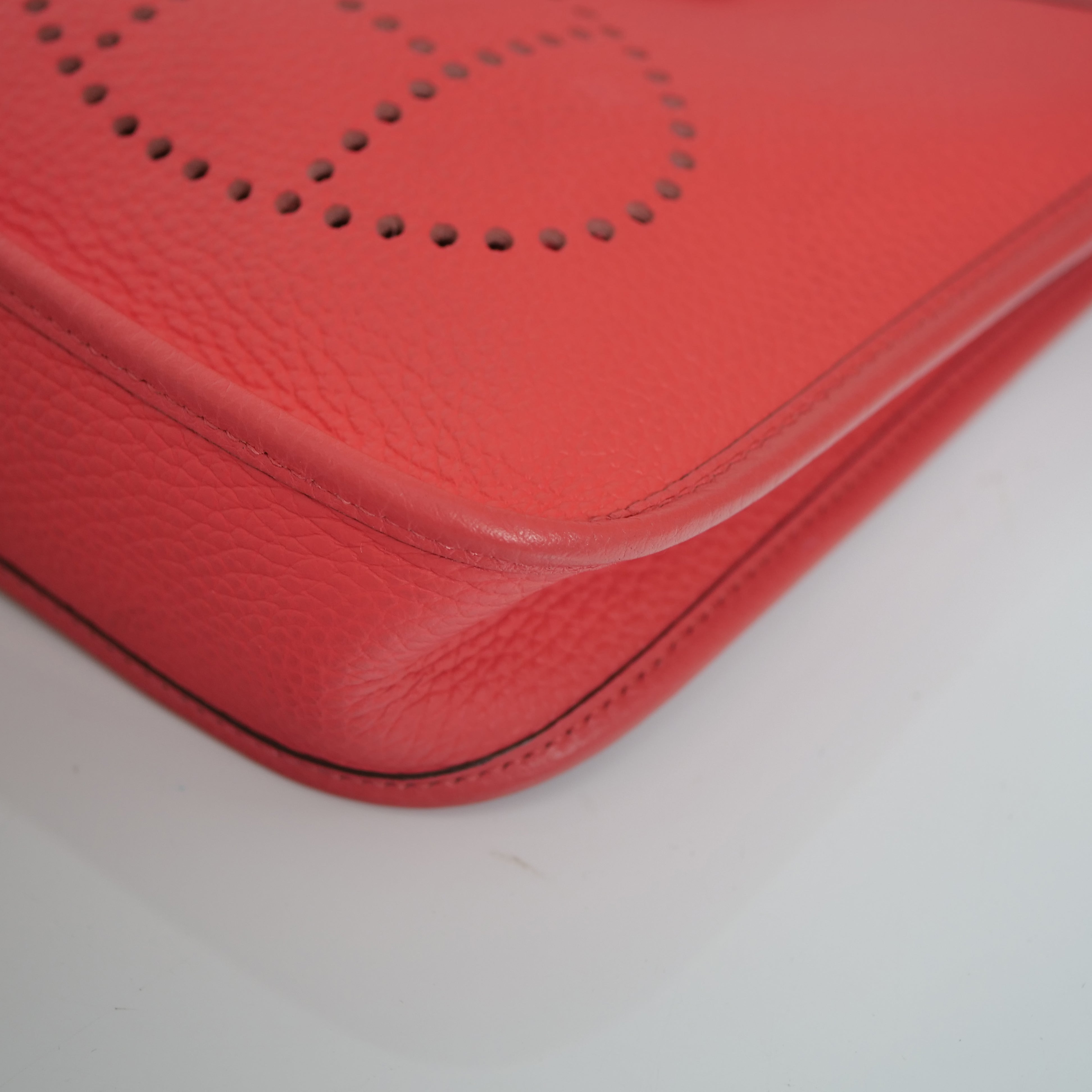 HERMES Evelyne TPM Taurillon Clemence Pink Y Stamp Shoulder Bag