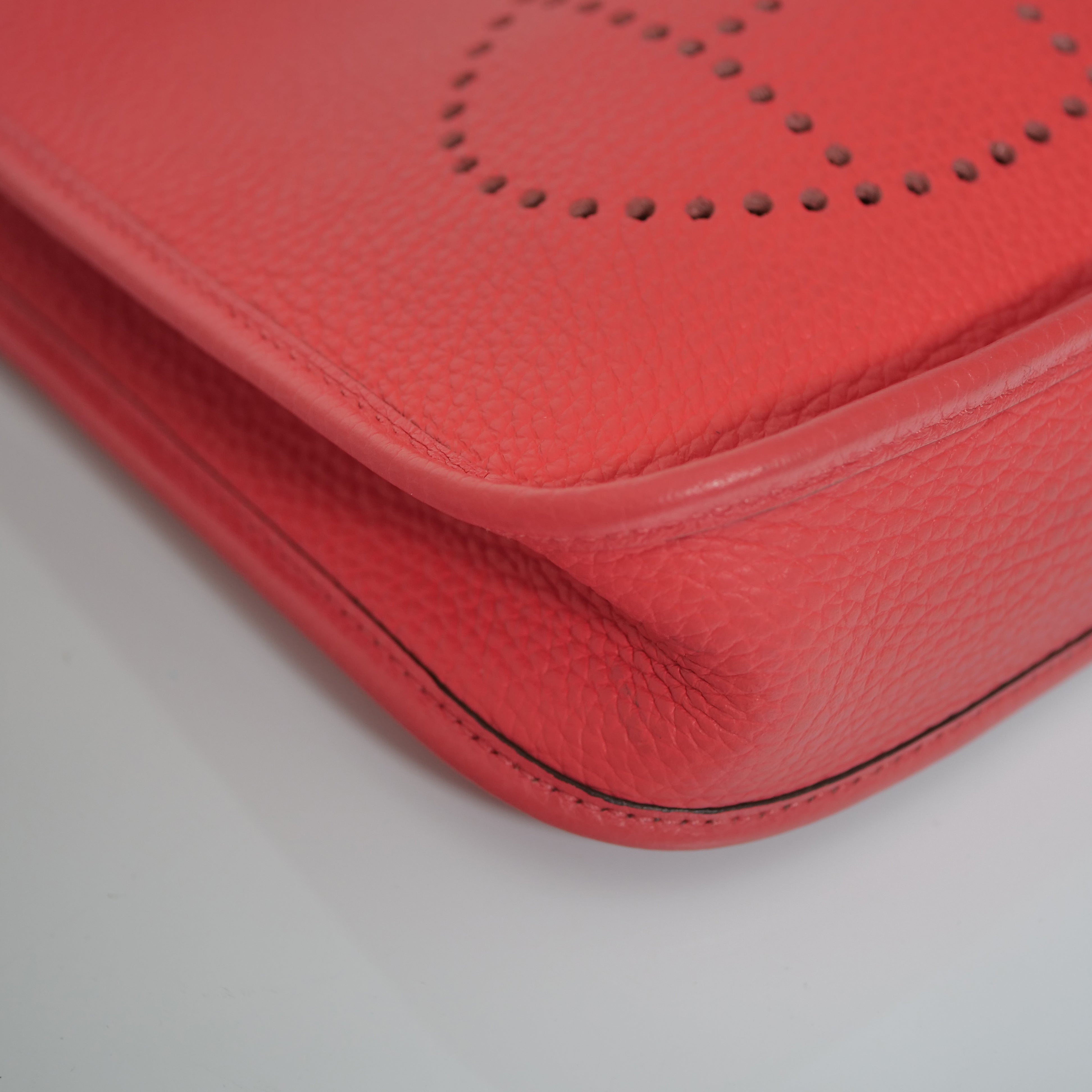 HERMES Evelyne TPM Taurillon Clemence Pink Y Stamp Shoulder Bag