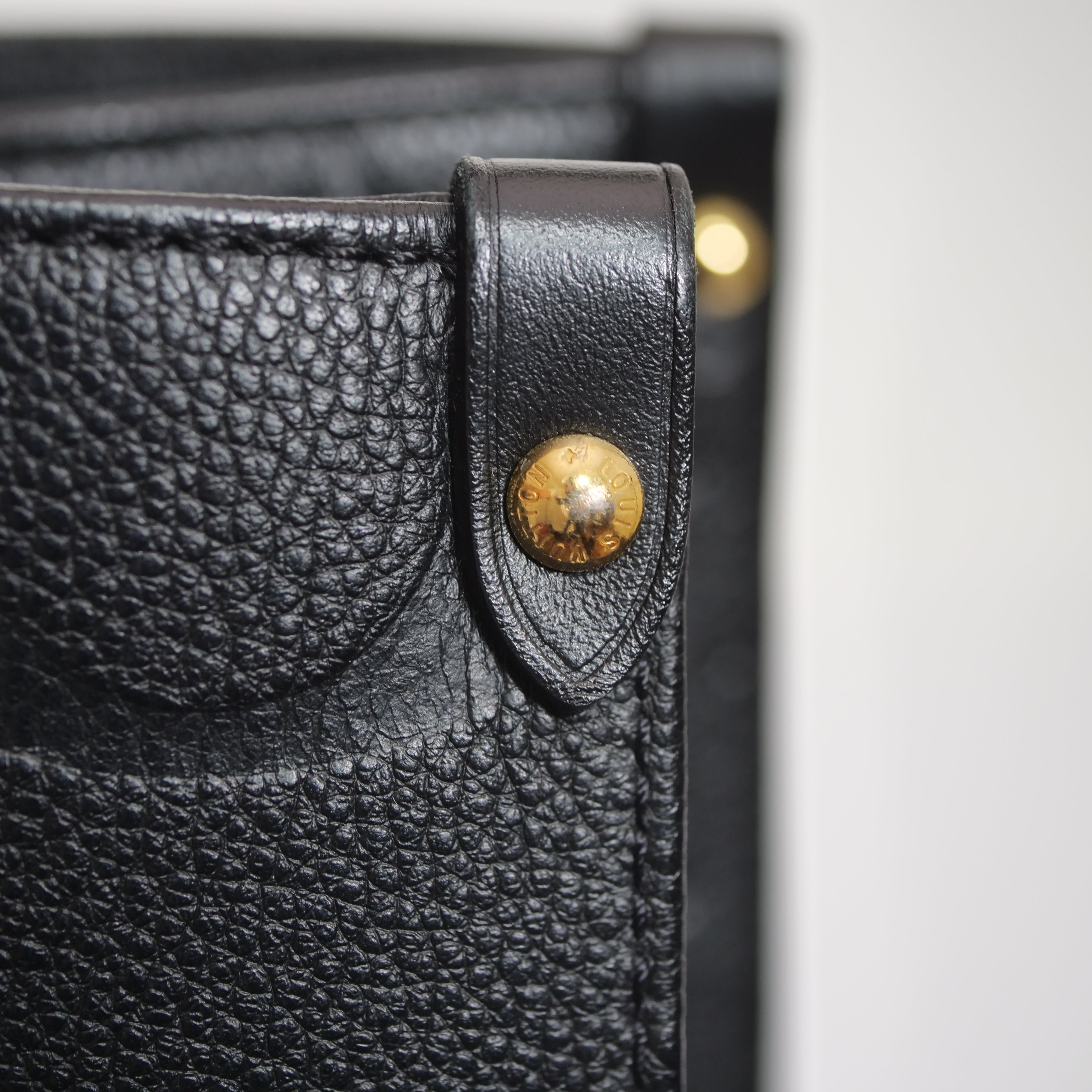 LOUIS VUITTON OnTheGo MM Monogram Empreinte Tote Bag M45595