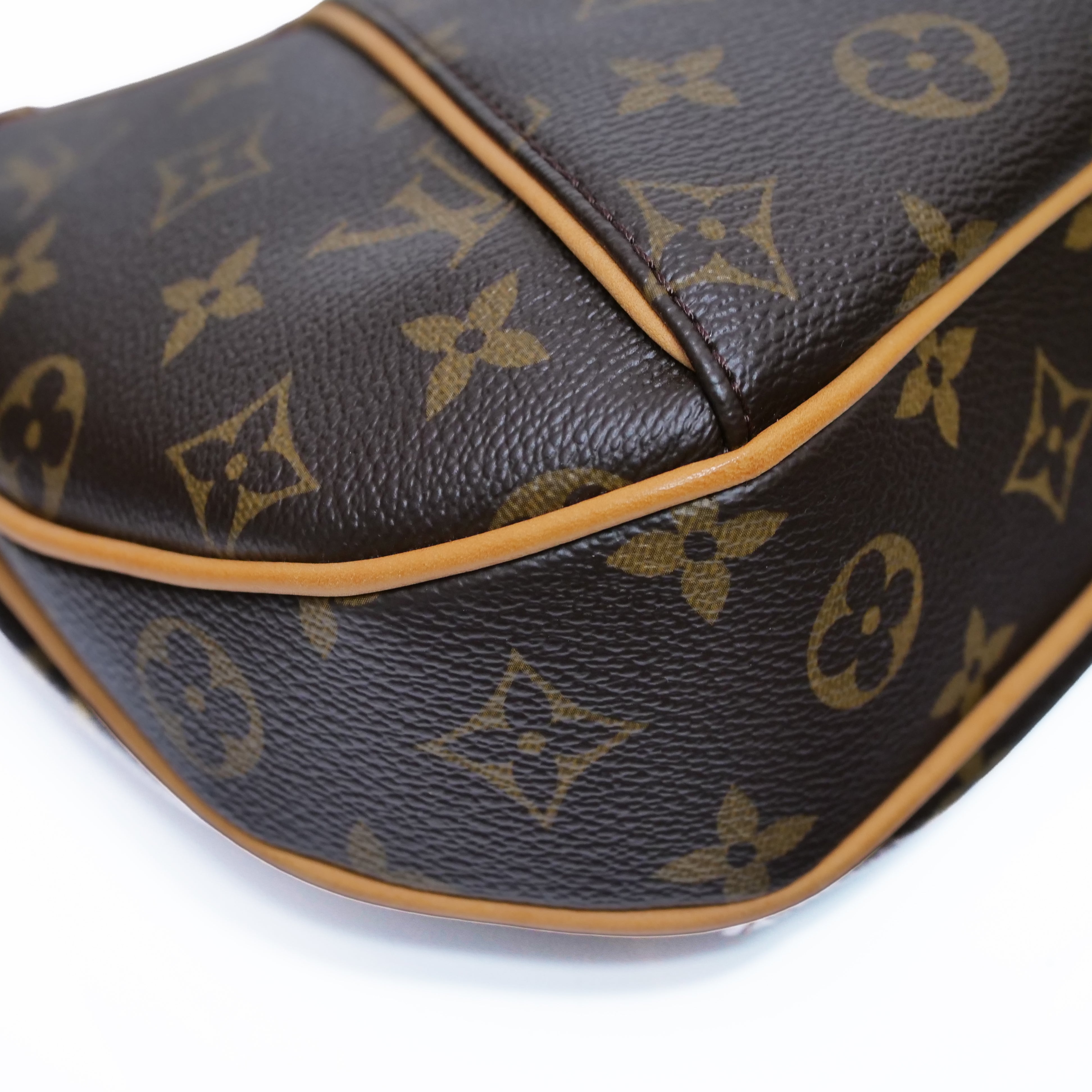 LOUIS VUITTON Monogram Thames PM Shoulder Bag
