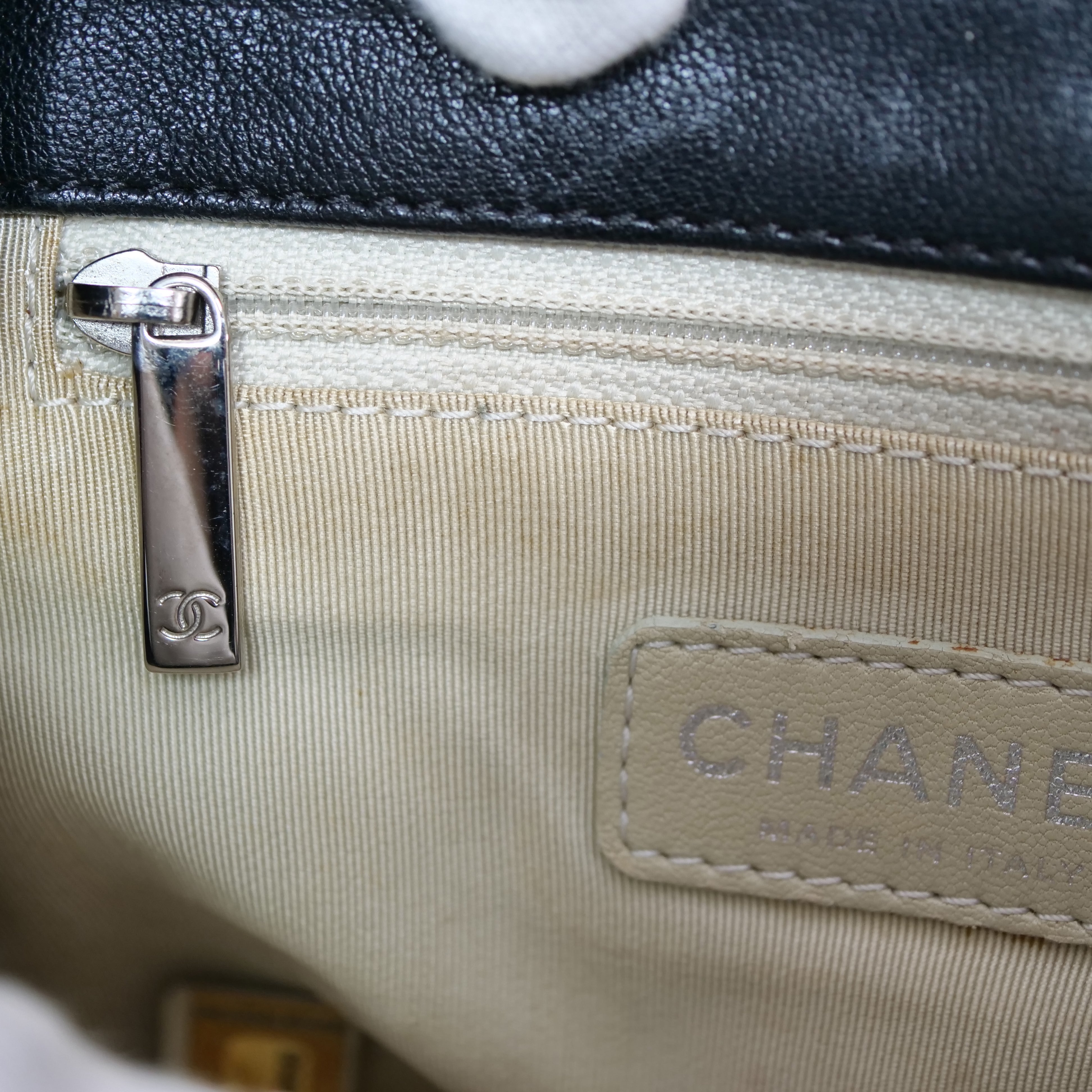 CHANEL Matelassé Luxury Chain Around Cain Shoulder Bag Lambskin Black