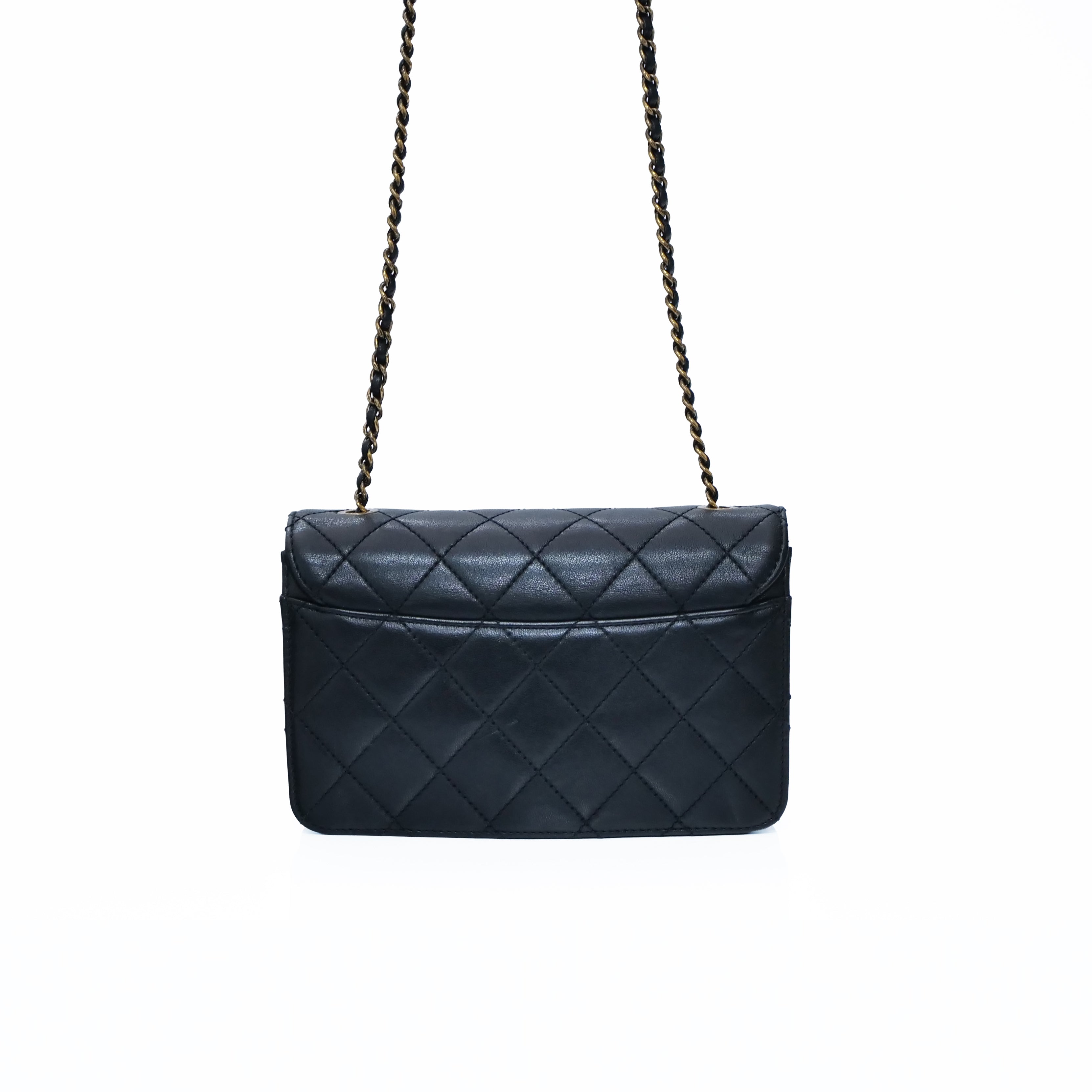 CHANEL Beauty Lock Chain Shoulder Bag
