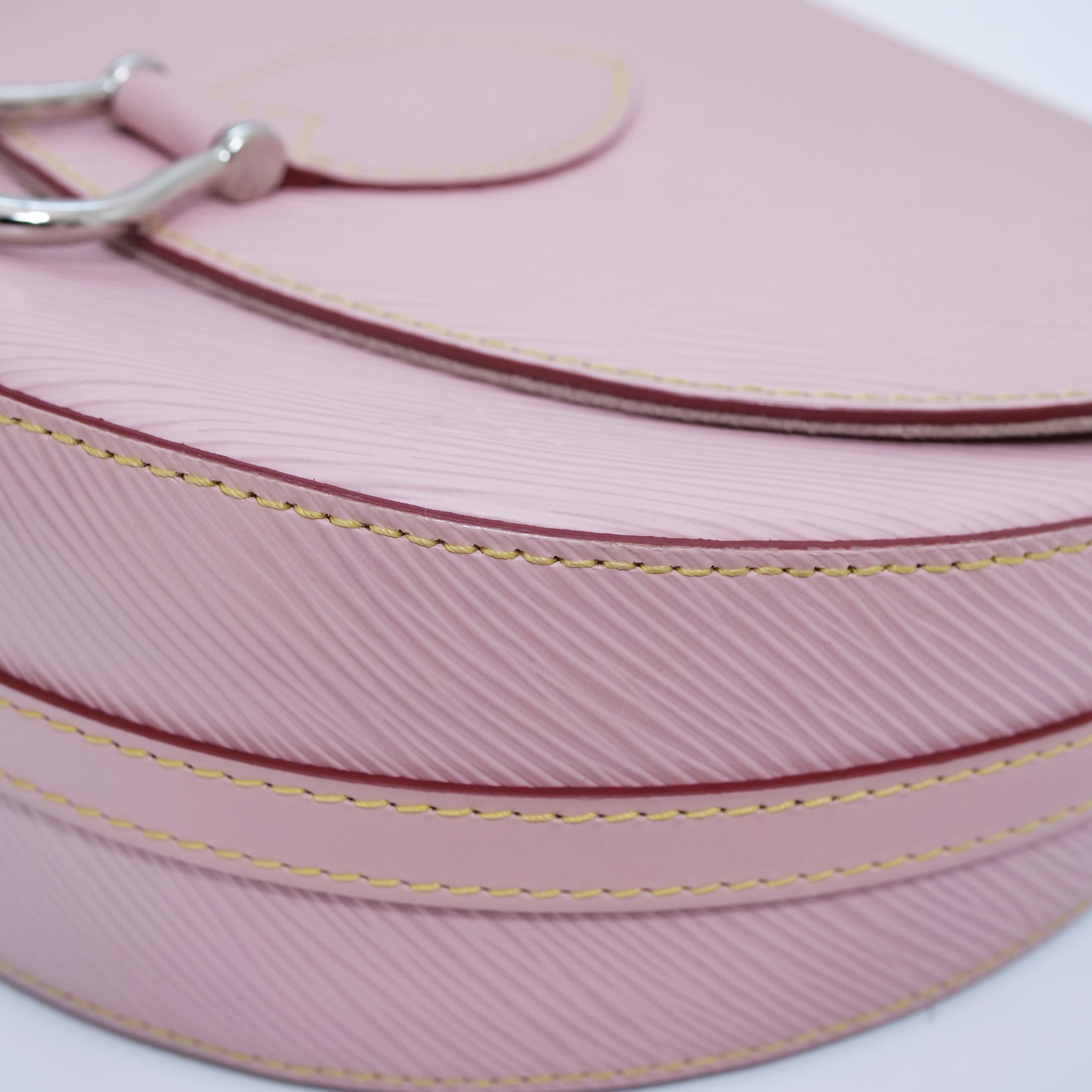 LOUIS VUITTON Epi Saint Cloud Shoulder Bag Rose Ballerine