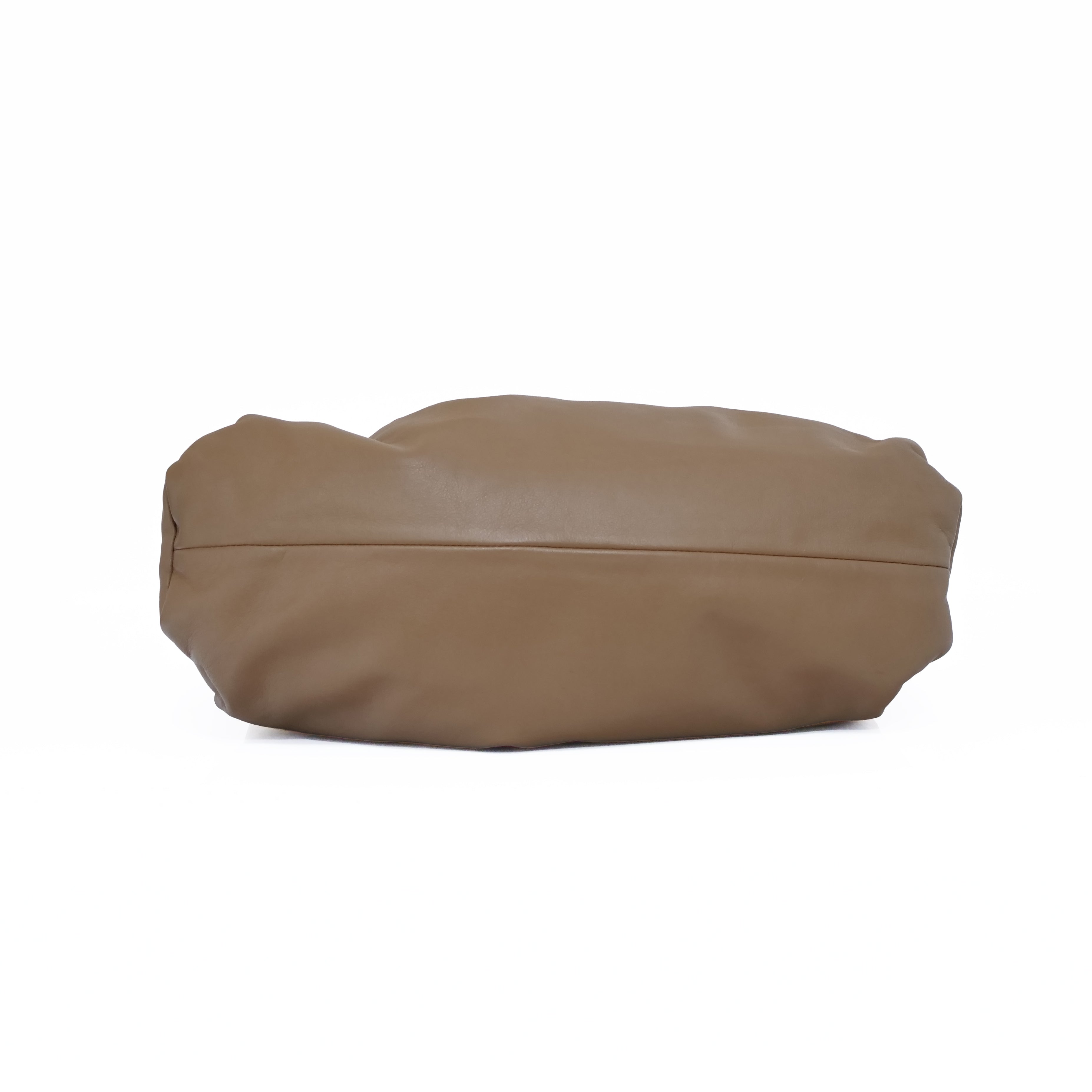 BOTTEGA VENETA The Shoulder Pouch Hand Bag