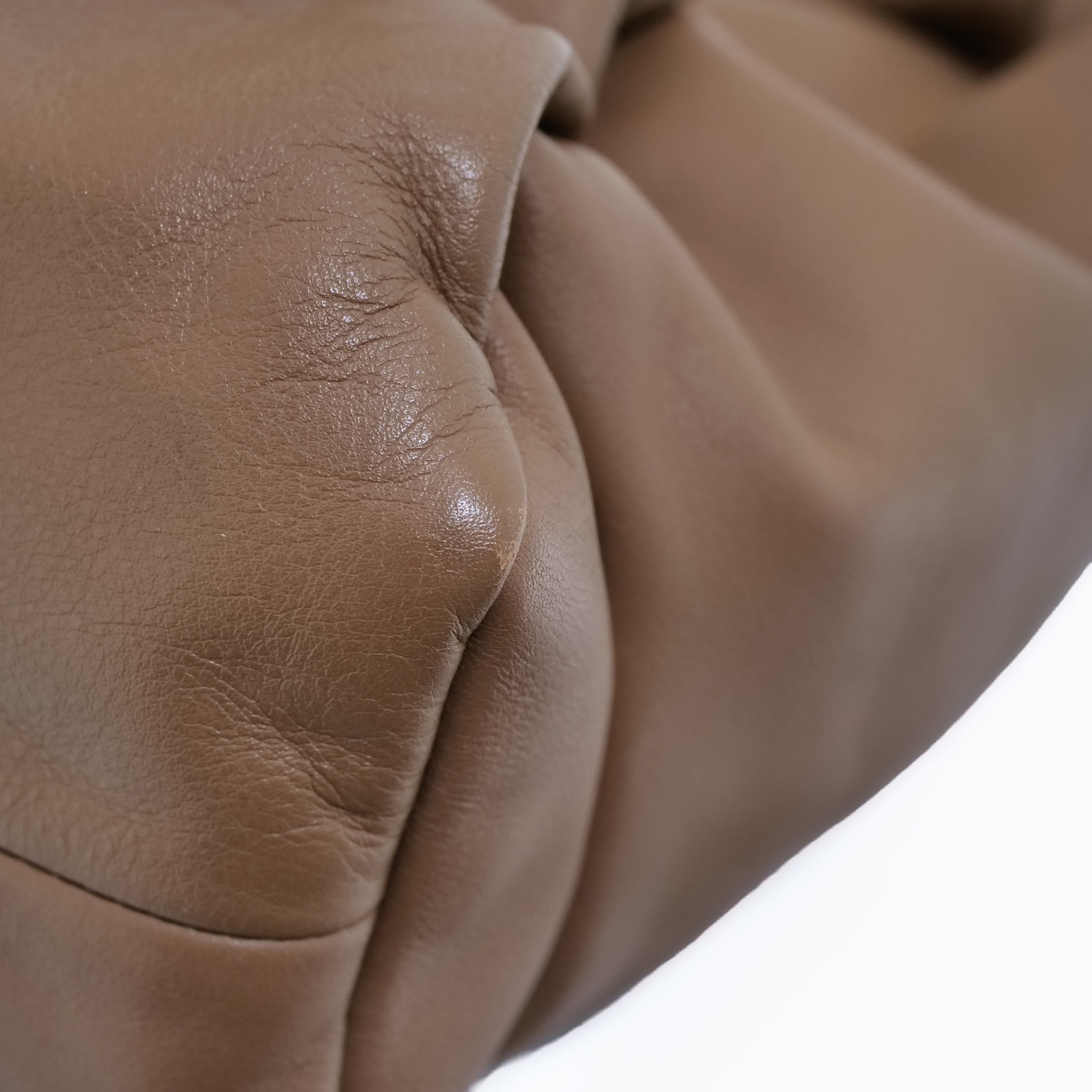 BOTTEGA VENETA The Shoulder Pouch Hand Bag