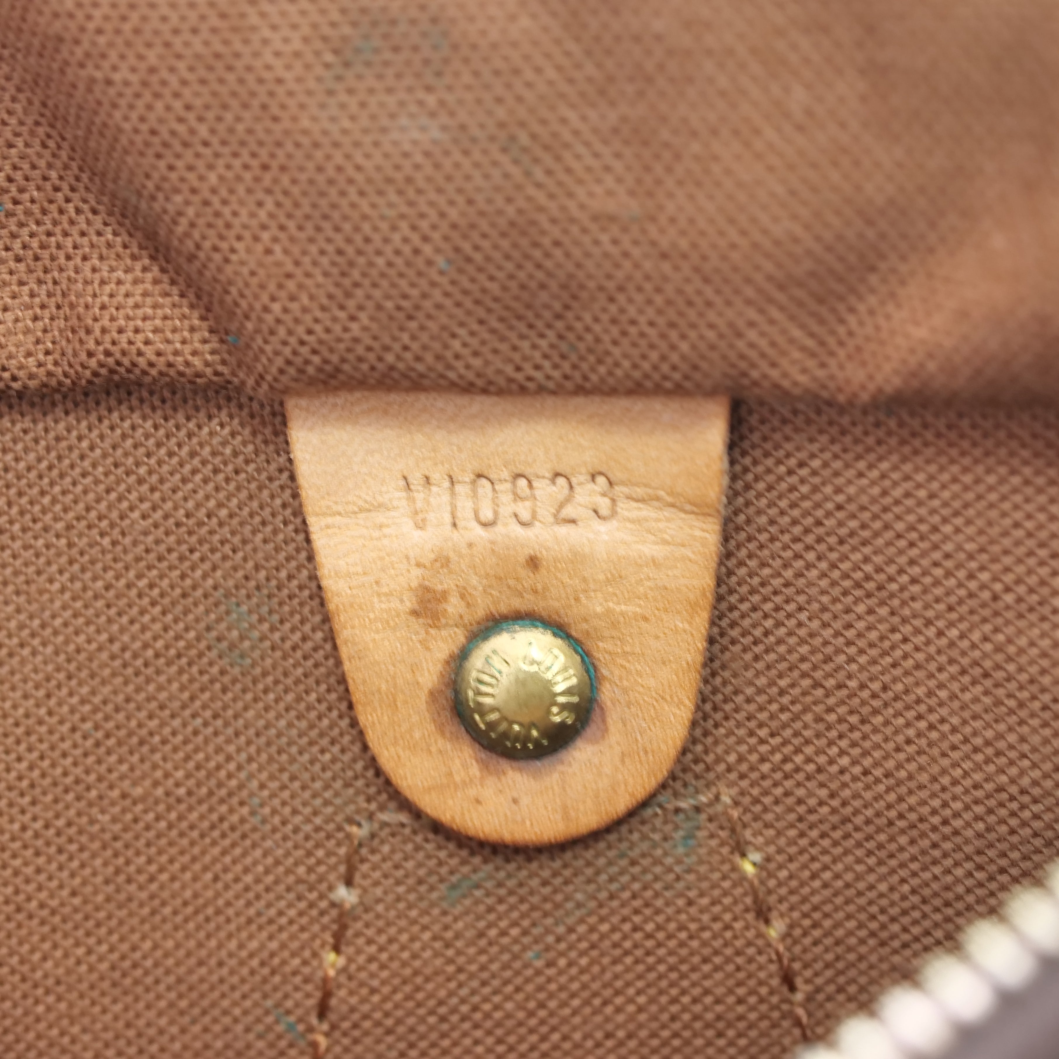 LOUIS VUITTON Monogram Speedy 25 Hand Bag